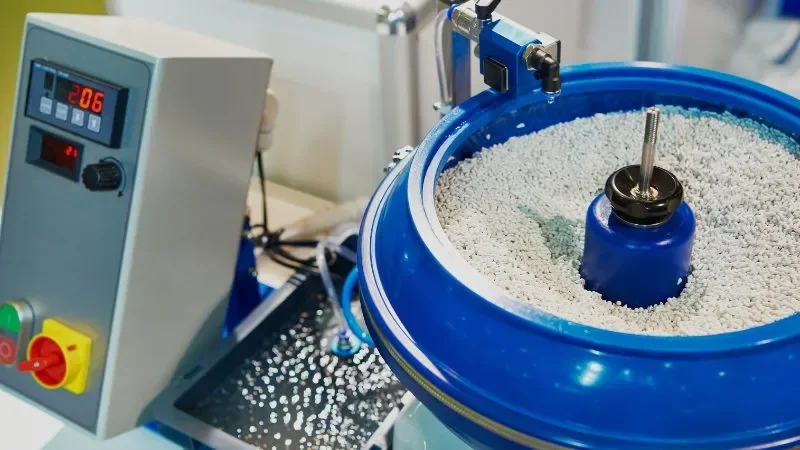 Tumble VS Vibratory finishing - Inovatec Machinery 바렐 연마 vs 진동 연마: 공정 차이와 선택 가이드 관련 이미지