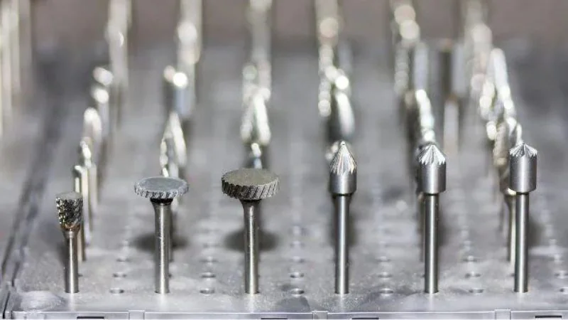 What Are the Different Types of Burrs - Inovatec Machinery 버의 종류와 발생 형태: 푸아송·롤오버·찢김 버 가이드 관련 이미지