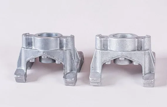 magnesium-parts-before-and-after-deburring-1 - Inovatec Machinery 진동 마감 전후 마그네슘 다이캐스트 부품 표면 비교 (공급사 사례)