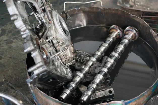 캠샤프트 표면 마감 장비와 미디어 선택 가이드 관련 이미지