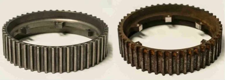 rust-parts-before-and-after-polishing - Inovatec Machinery 녹 제거 공정 전후의 금속 부품