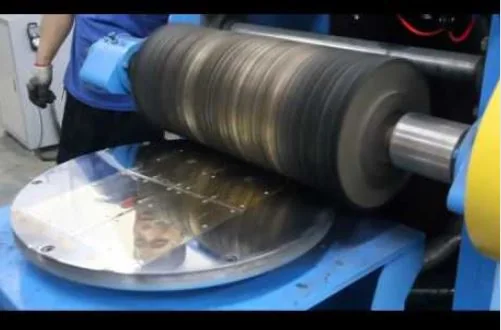 figure 11 metal buffing - Inovatec Machinery 회전 휠과 컴파운드를 이용한 금속 버핑