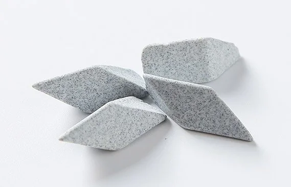 녹 제거 공정에 검토할 수 있는 세라믹 연마재
