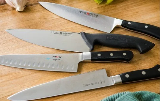 칼날 부품의 표면 마감 예시