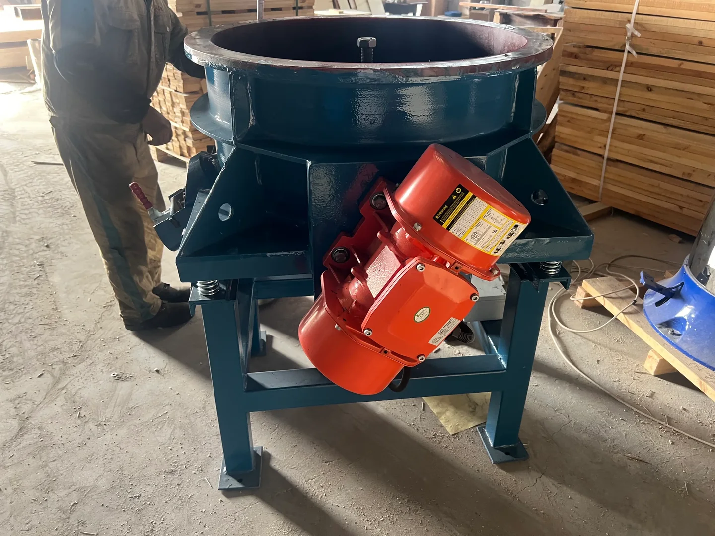 Inovatec Machinery 알루미늄 휠 청소 및 광택을 위한 진동 연마 기계