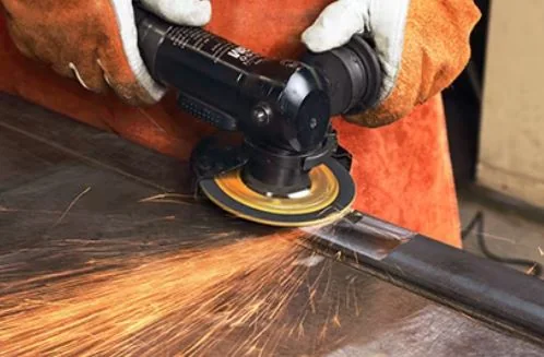 figure 10 metal grinding - Inovatec Machinery 숫돌을 이용한 금속 연삭 예시